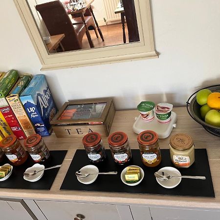 سويندون Brewery Farm House Bed & Breakfast المظهر الخارجي الصورة