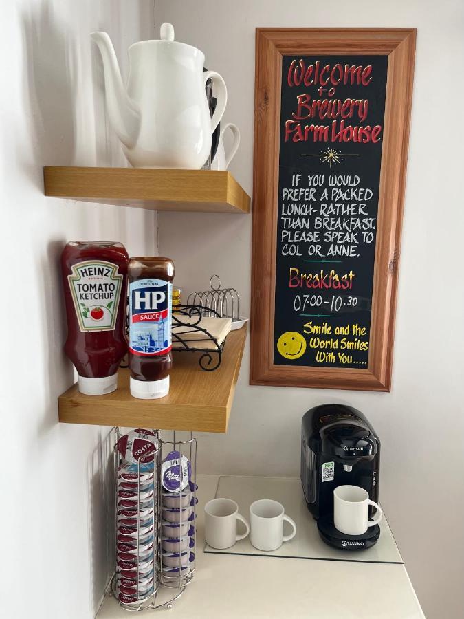سويندون Brewery Farm House Bed & Breakfast المظهر الخارجي الصورة