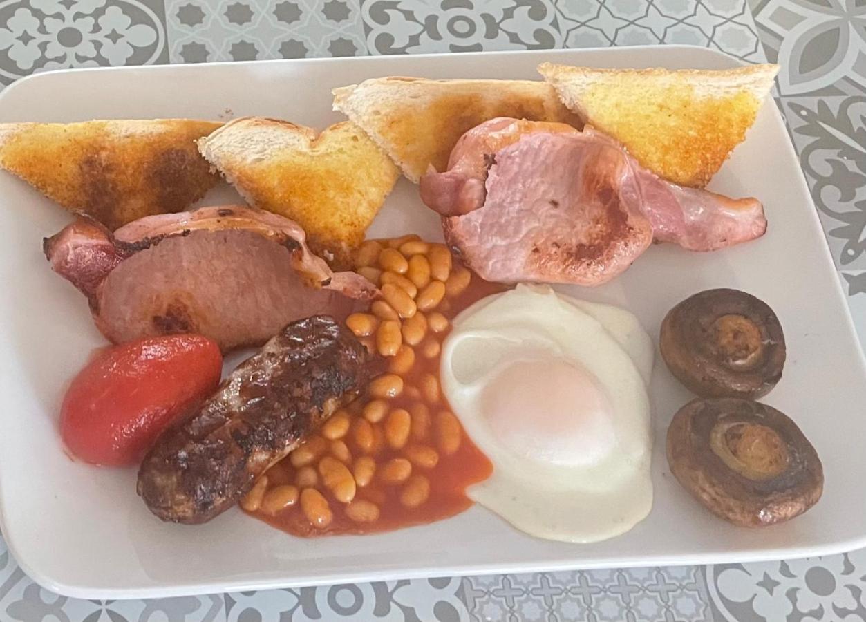سويندون Brewery Farm House Bed & Breakfast المظهر الخارجي الصورة